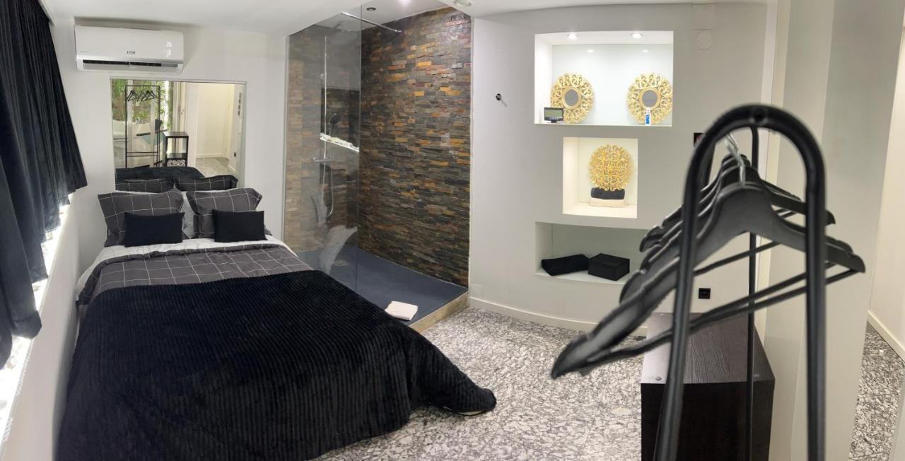 Modern & 3 Minutes From The River Apartment *