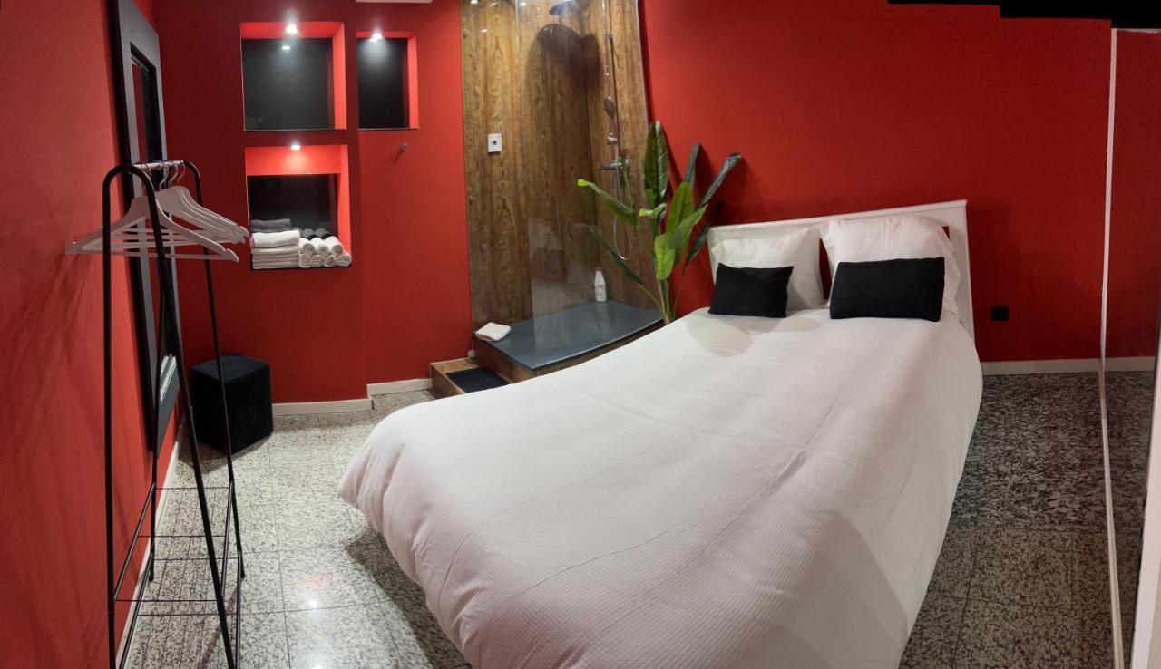 Modern & 3 Minutes From The River