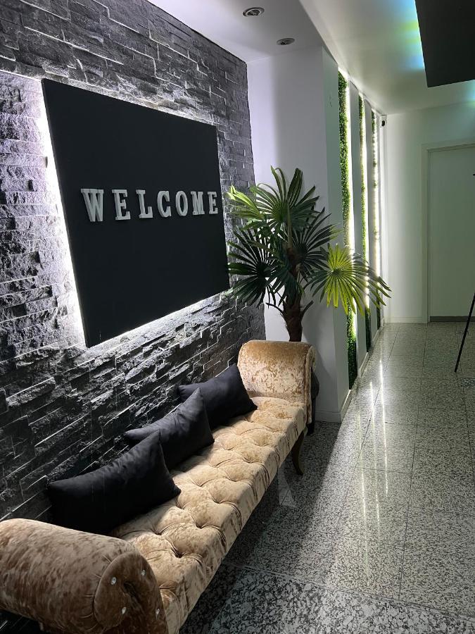 Modern & 3 Minutes From The River Apartment *